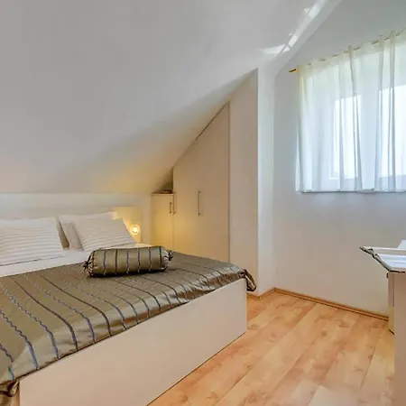 Apartment In With Wifi Bol