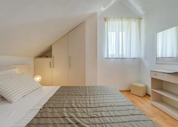 In With Wifi Apartment