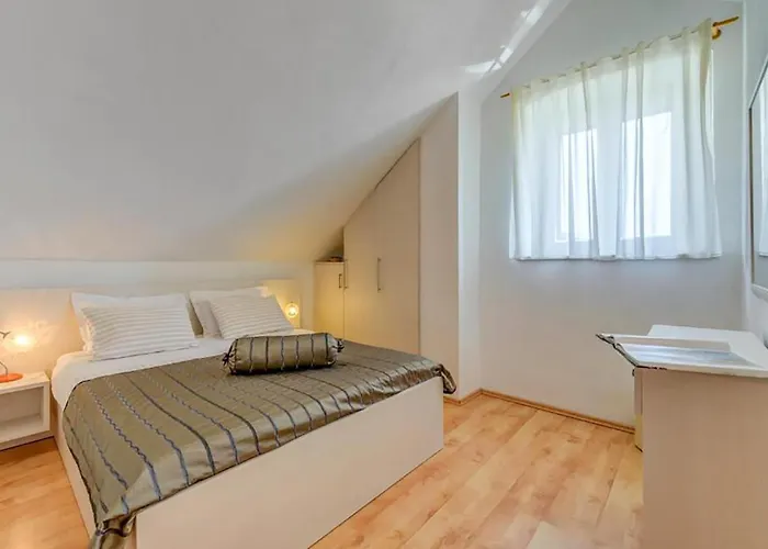 Apartment In With Wifi Bol